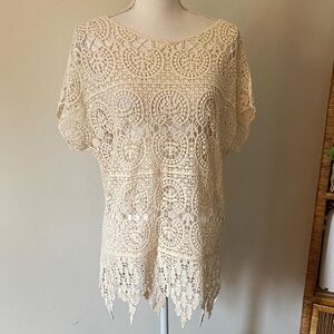 0340 K Jordan Cream Crochet Lace Blouse overlay top
Size small
